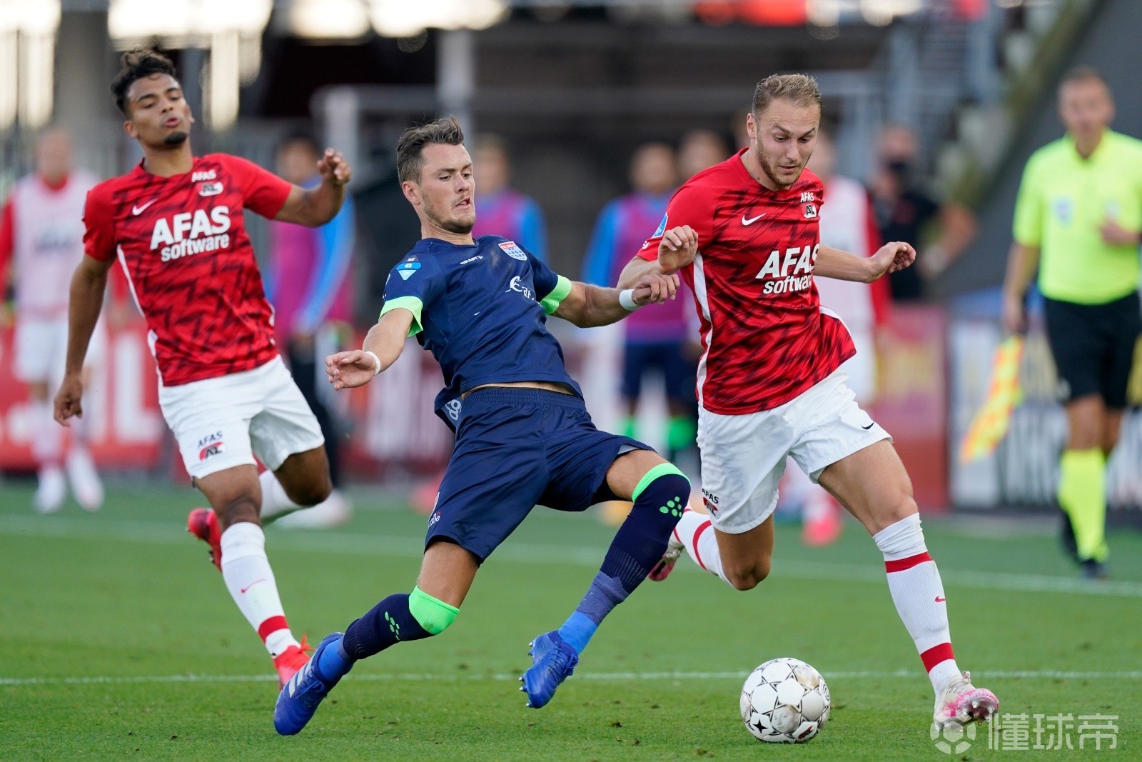 ac米兰中文官方网站-集结日密尔沃基雄鹿备战荷甲，绝杀压哨细节曝光，话题不断，数据趋势出现新变化