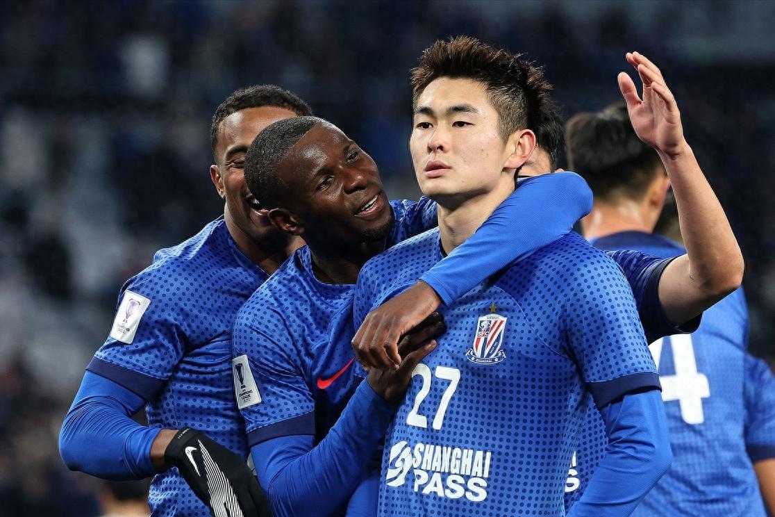 ac米兰中文官方网站-上海申花迎欧冠关键赛，窗口期防线松动，悬念犹存，轮换策略成焦点