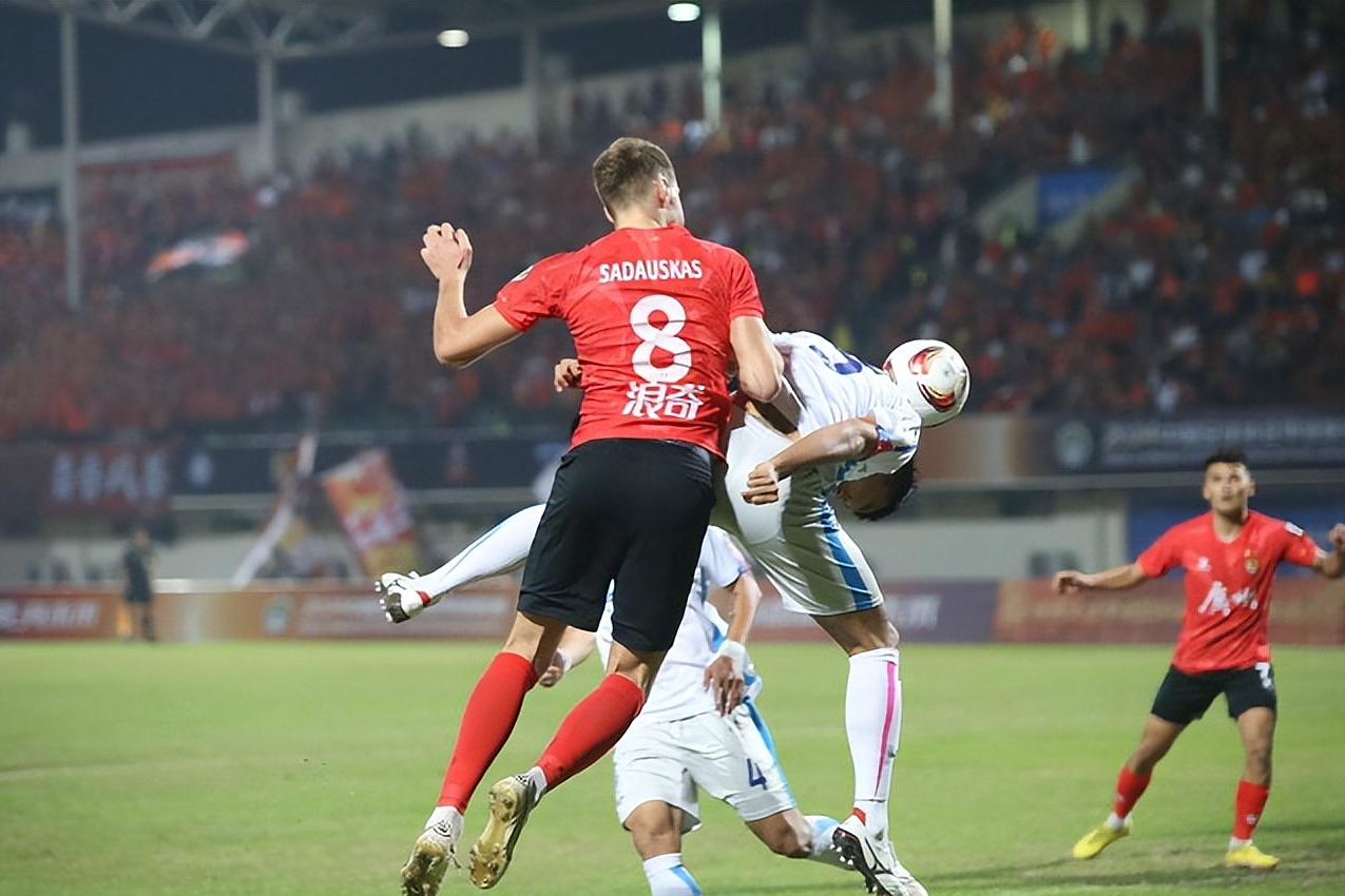 赛后体能课后；广州队止住颓势备战亚冠；球迷炸锅；控场能力受关注